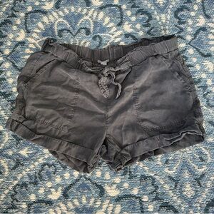 Aerie 100% Lyocell Gray Casual Shorts - Small